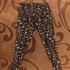 Lularoe tall and curvy leggings with ducks