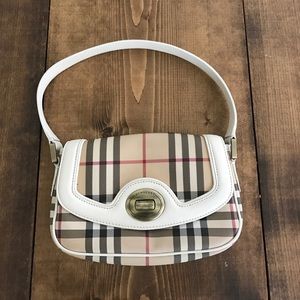 Burberry purse