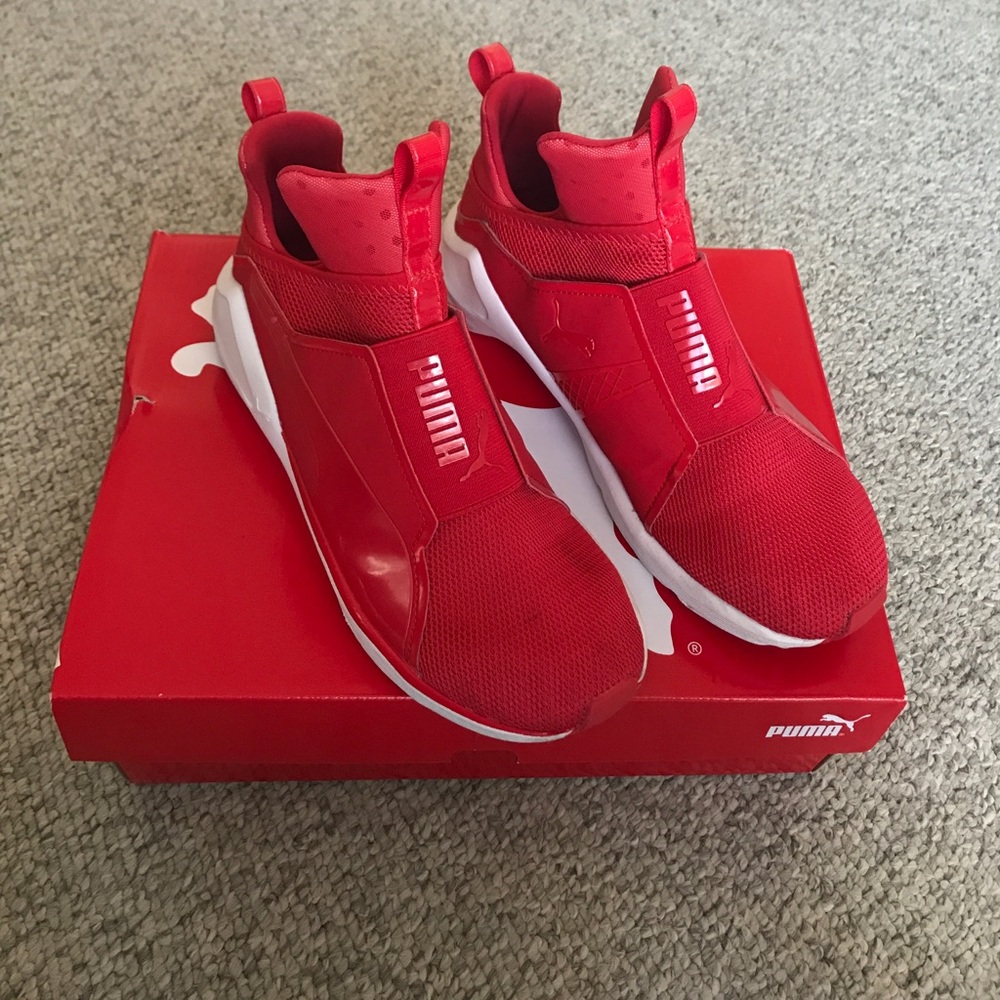 KYLIE Fierce Core Pumas