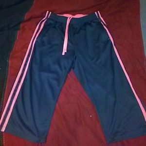 Sport essentials gray & pink capri pants