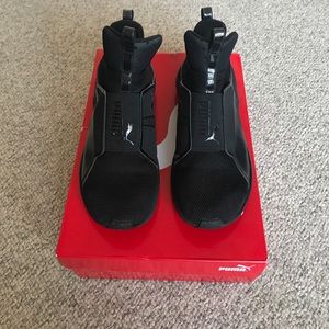 KYLIE Fierce Core Pumas