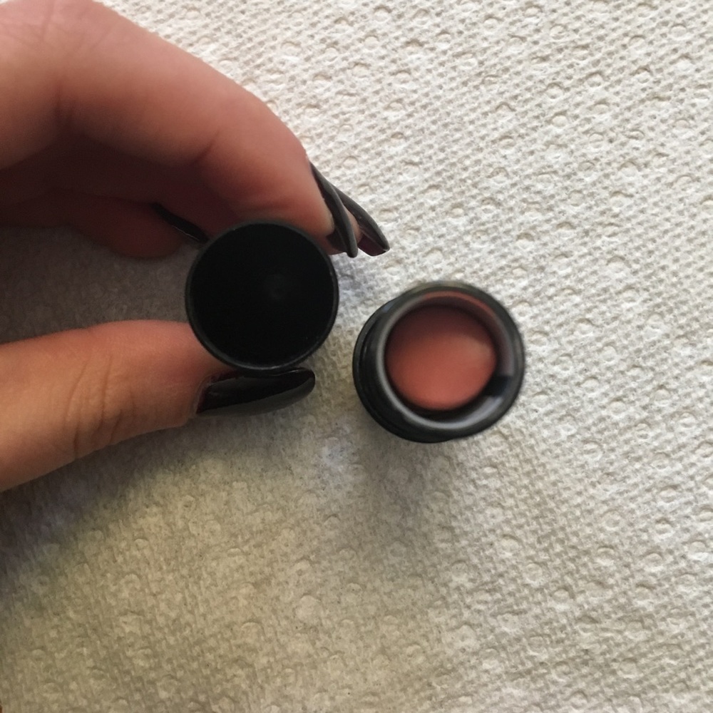MAC cosmetics- "RARE* Marilyn Monroe MAC lipstick - Picture 3 of 4