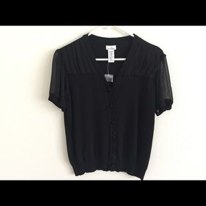 🦋Jaclyn Smith, slimming black dress shirt.
