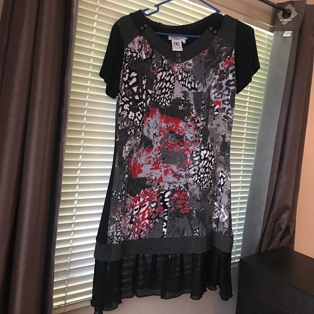 Mini dress or long leggings shirt
