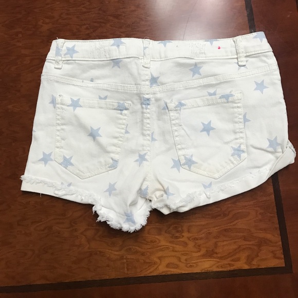 Tinseltowns Shorts - Picture 3 of 4