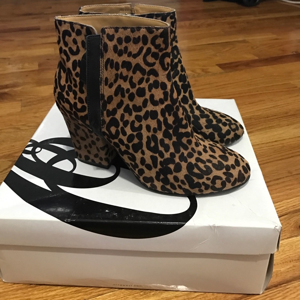 Nine West Darby calf hair leopard booties!
