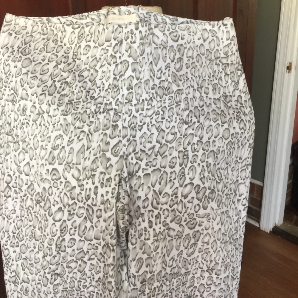 Chico's ankle pants animal print size 1 - Picture 2 of 3