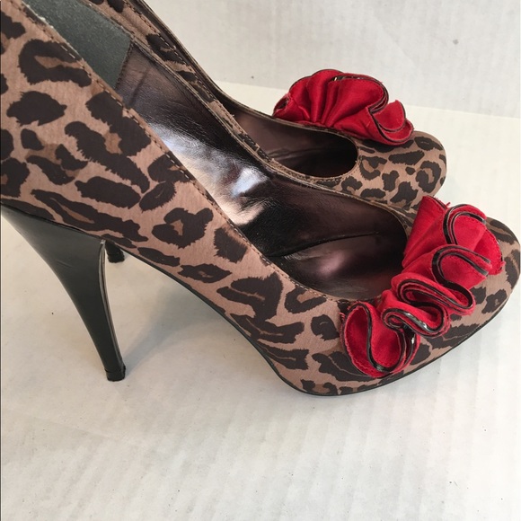 Steve Madden Shoes - Steve Madden Leopard Heels