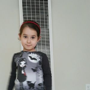 Meet your Posher, Esra