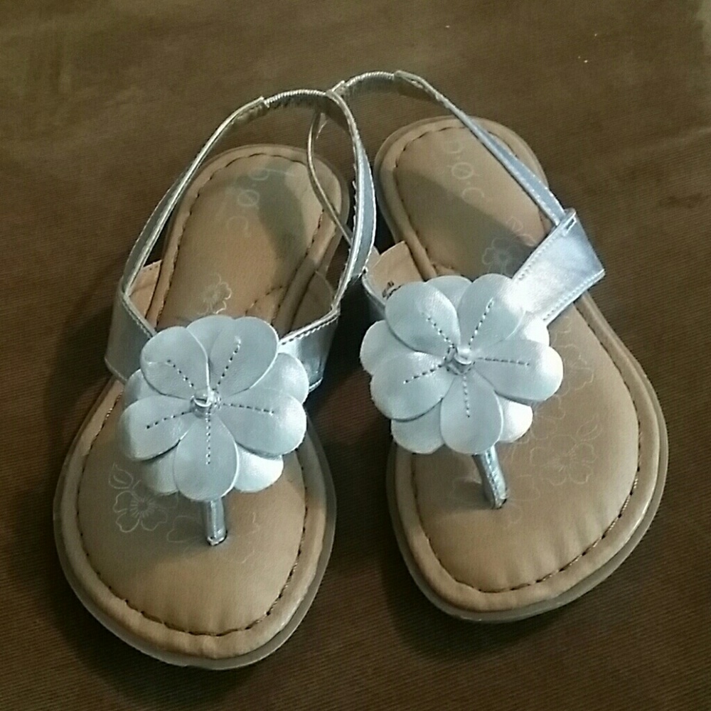 Girl sandles