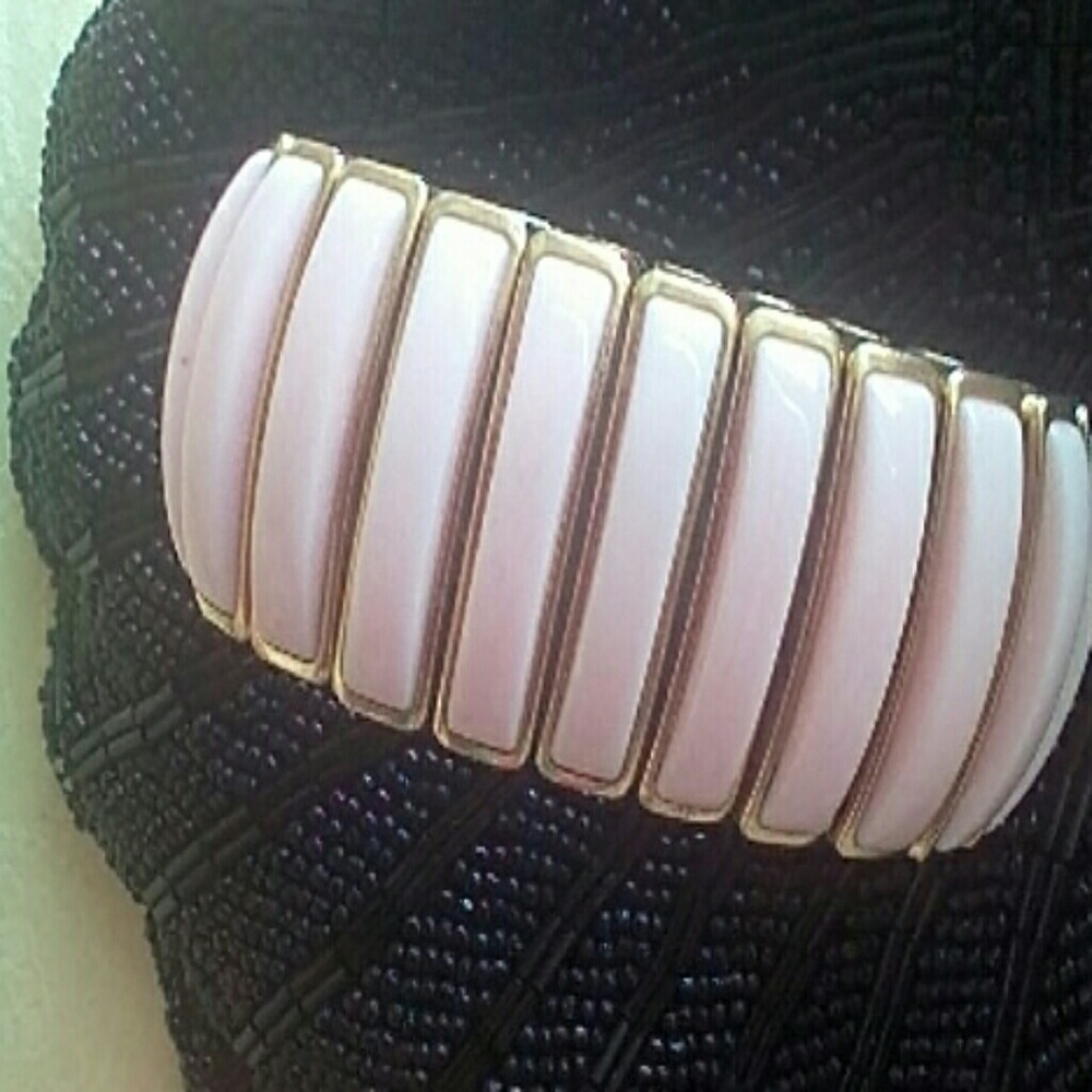 Crown Trifari Stretch Bracelet RARE FIND - Picture 2 of 4