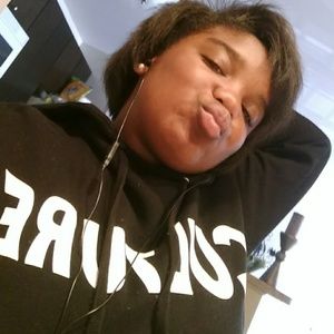 Meet your Posher, Danayzia