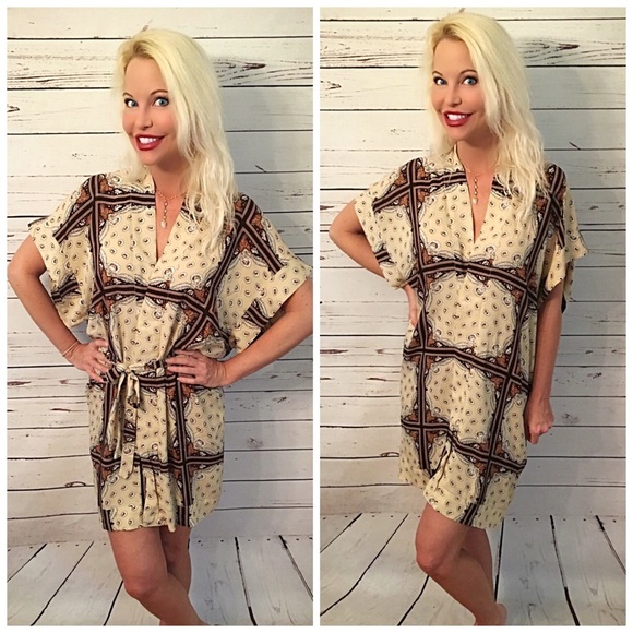 LAST 1!! ๐handkerchief print wrap/kimono dress! - Picture 2 of 3