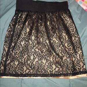 Lace skirt
