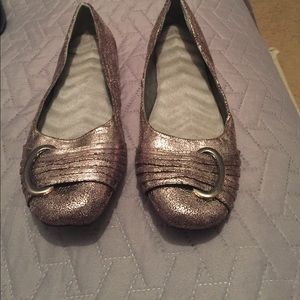 Women's flats