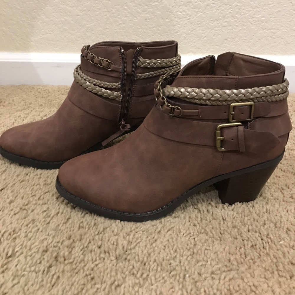 Brown Ankle Boots Size 8 1/2 Never Worn