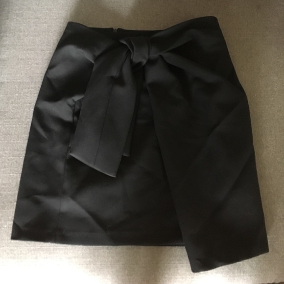 Zara Skirt with Knot - Picture 4 of 4