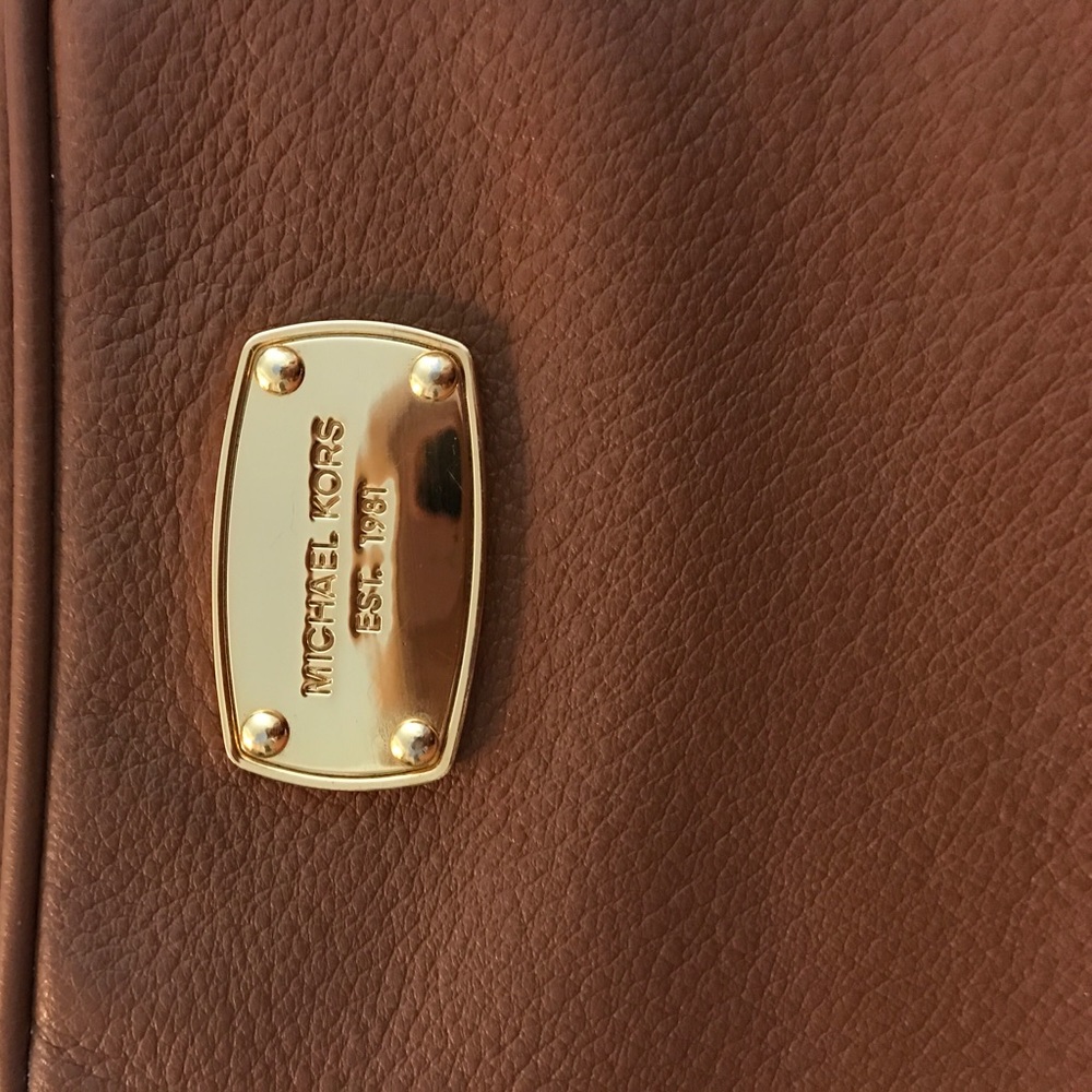 Brown cross body Micheal Kors bag!
