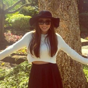 Black felt floppy hat