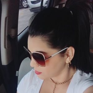 Meet your Posher, Taymi