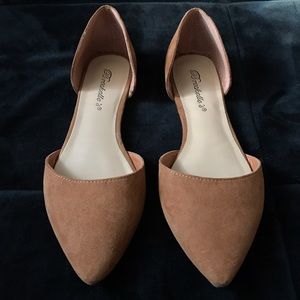 Light brown pointed toe flats