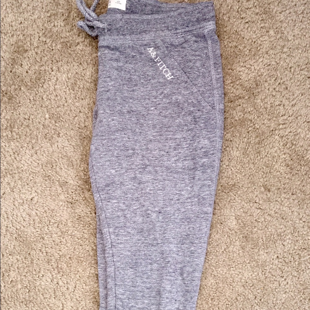Abercrombie & Fitch gray leggings