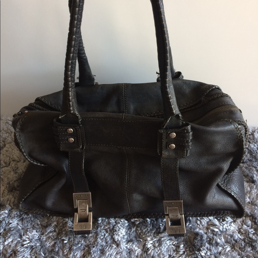 Large blk diesel purse