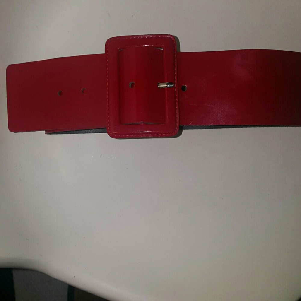 Express Red patent belt small