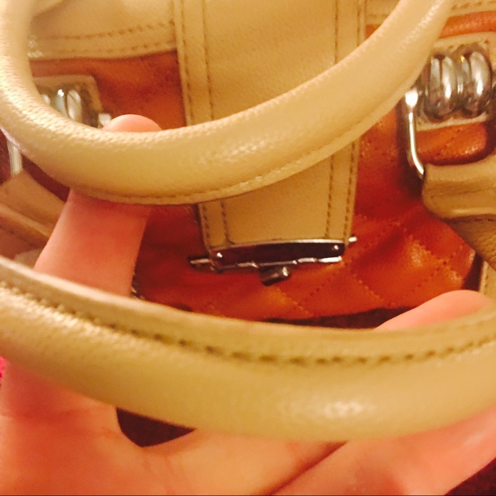 Handbag - Picture 3 of 4