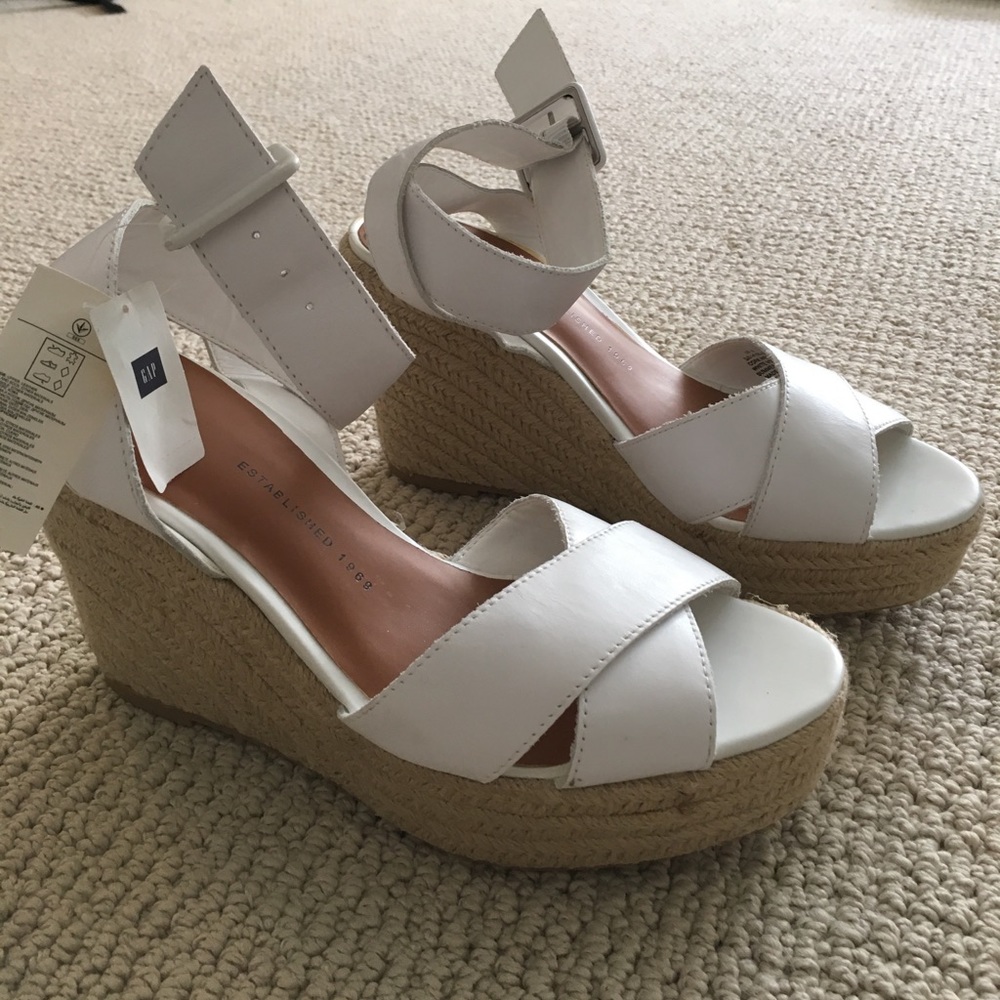 White Wedges