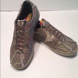 Gwen Stefani L.A.M.B camo sneaker