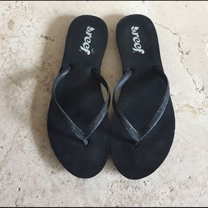 Black Reef Sandals