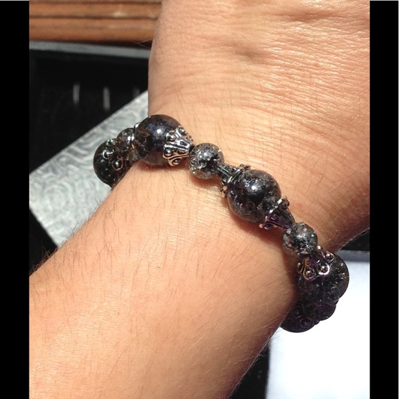 Black Sparkling Glass Bead Bracelet - Picture 3 of 3