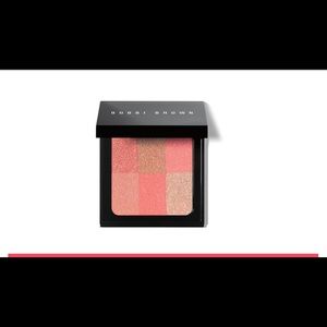 Bobbi Brown Brightening Brick-Coral