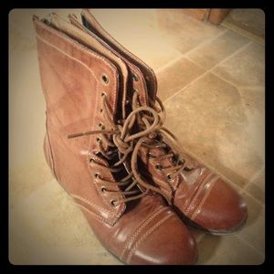 FINAL PRICE. Brown lace up combat boots