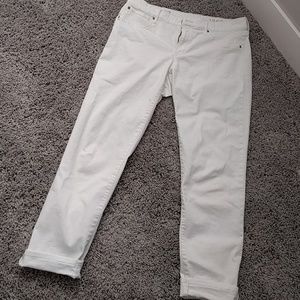 White jegging jean