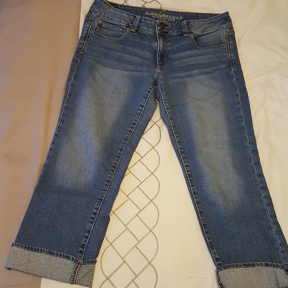 American Eagle capris