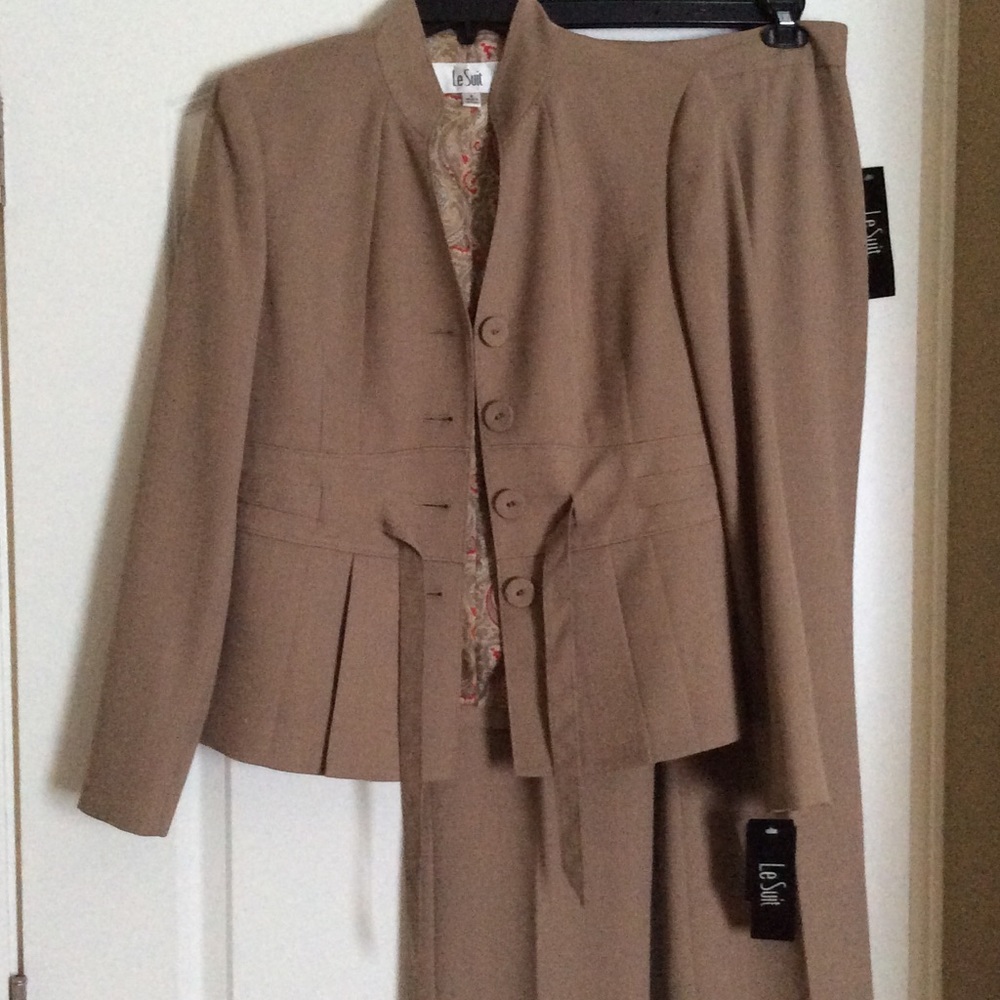 New LeSuit Pant Suit
