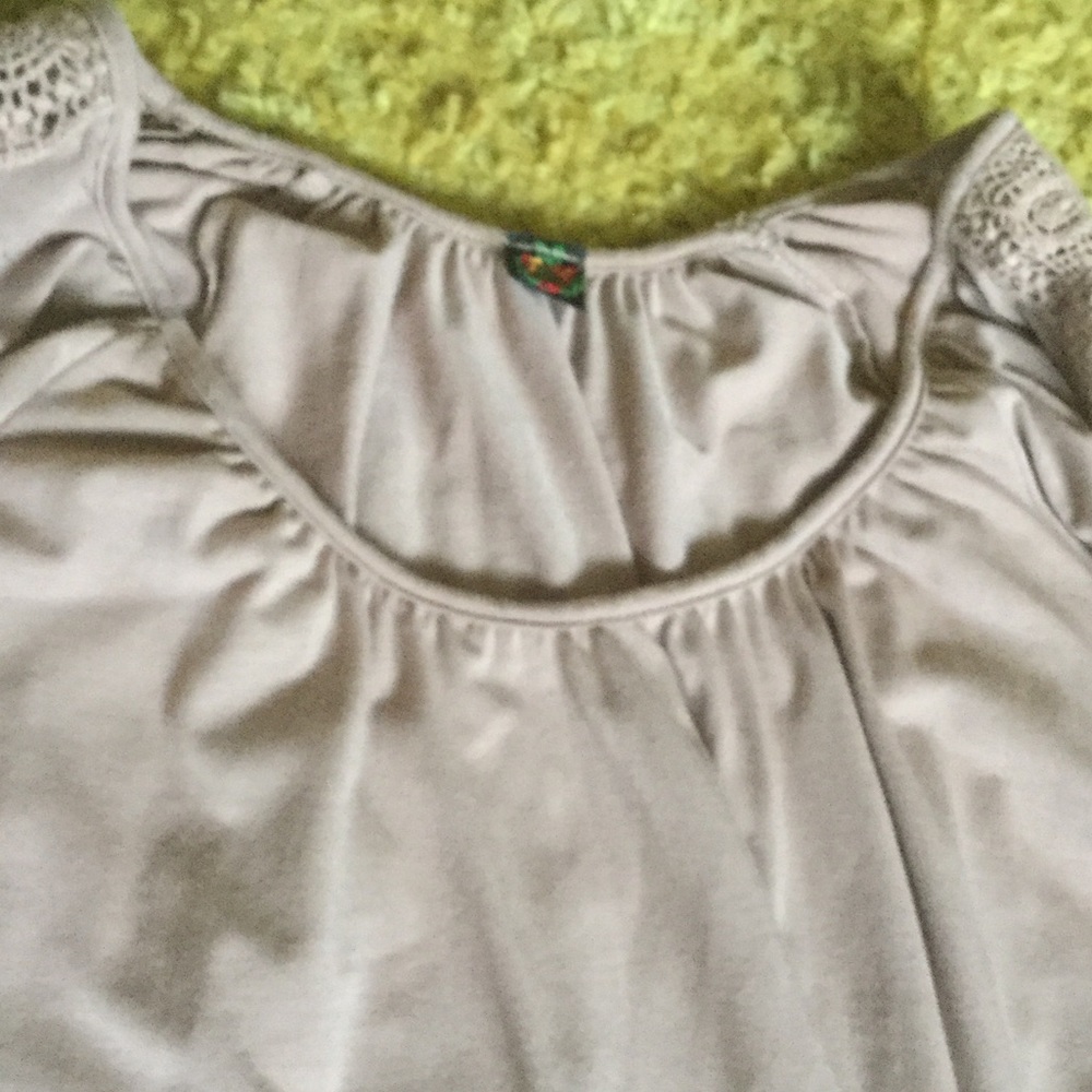 Shirt - Picture 4 of 4