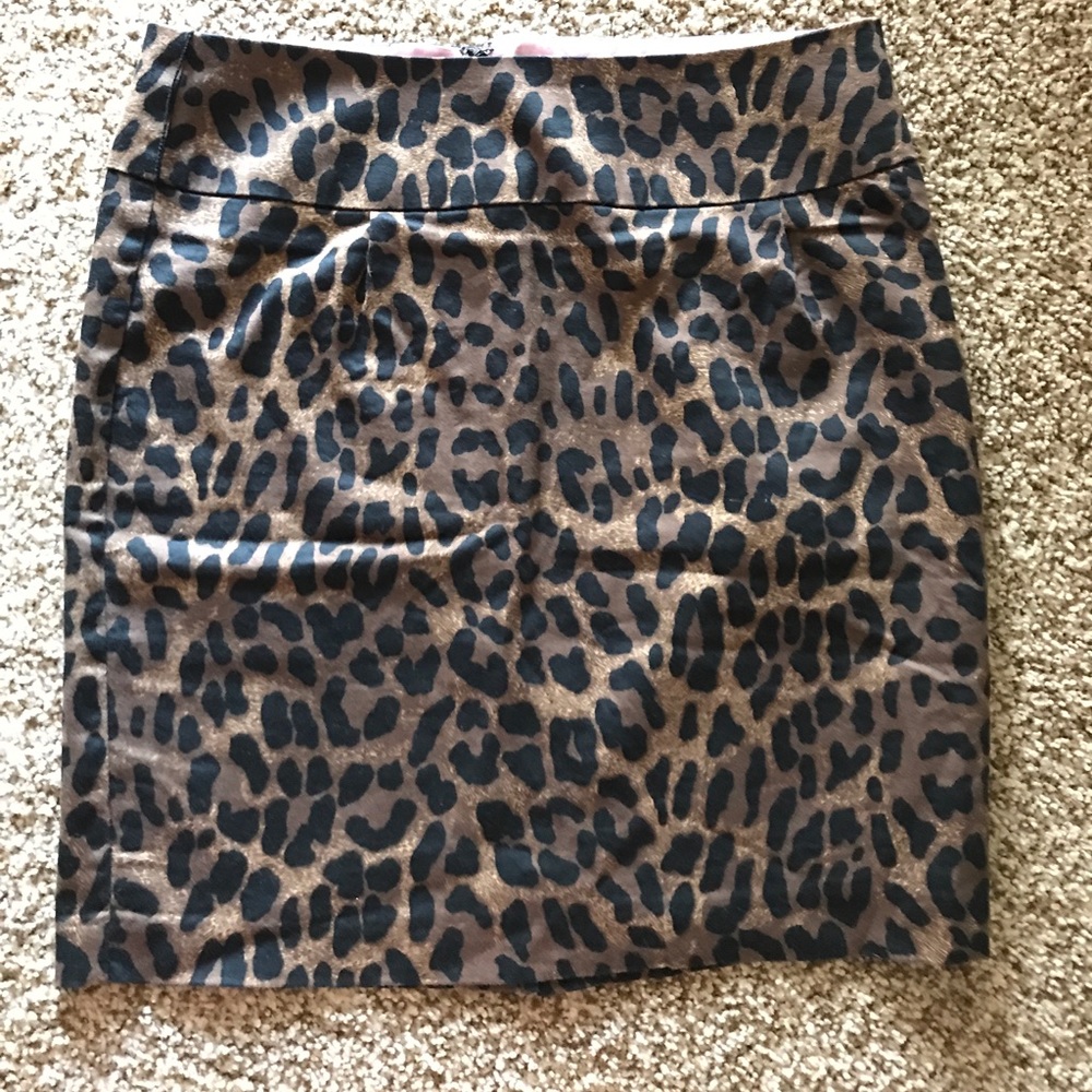 Leopard pencil skirt