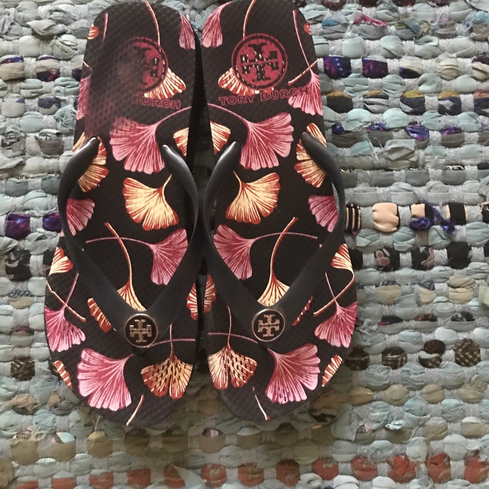 Tory burch flip flops