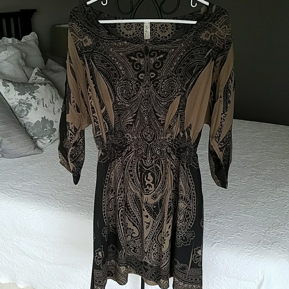 Taupe/Black shirtdress