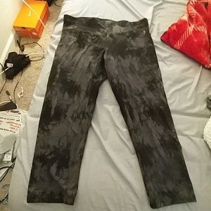 Calvin Klein crop yoga pants