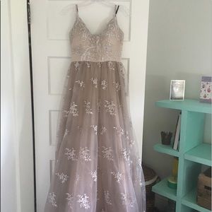 Prom dress never worn!!!