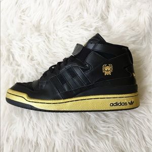 adidas Originals Forum Mid Black/Gold Sneaker