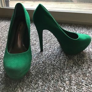 Anne Michelle Green Heels