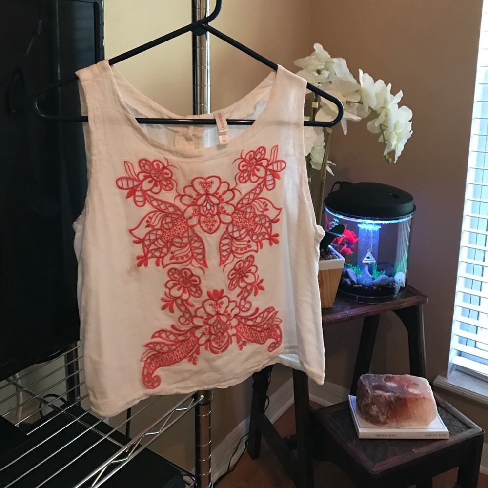 Coral floral crop top tank!