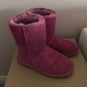 Ugg Classic Short In Fuschia