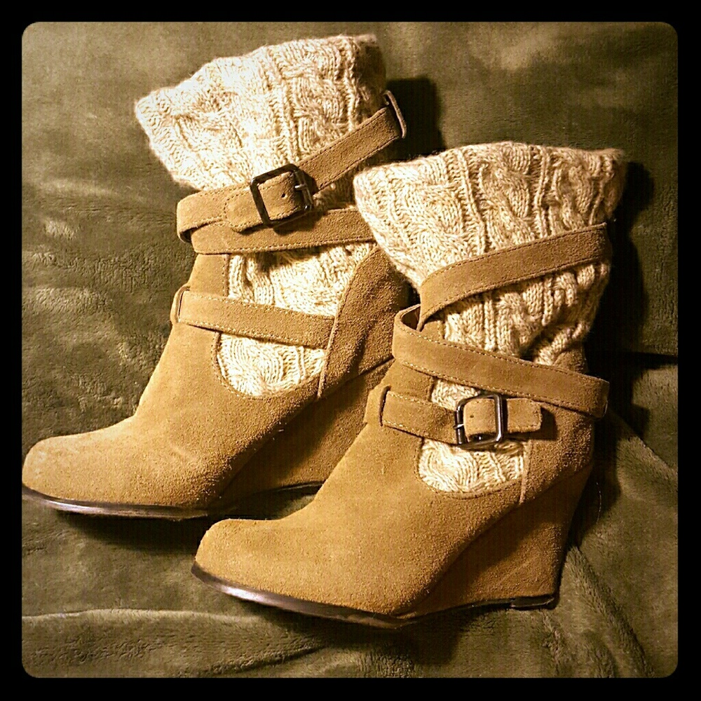 ❌SOLD❌ Suede and Cable Knit Wedge Booties