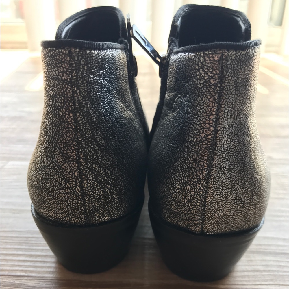 NWOB Sam Edelman Petty Cracked Metallic Bootie - Picture 3 of 8